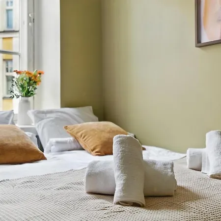 Mid Century Jugend Walkable Area Tram Bus 200m 公寓