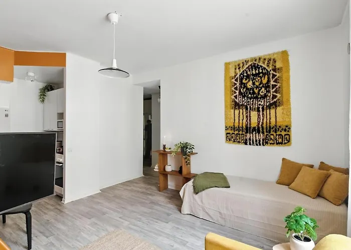 Διαμέρισμα Mid Century Jugend Walkable Area Tram Bus 200m *